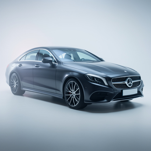 Photo réaliste d’une Mercedes CLS 350 dans un studio, éclairage doux mettant en valeur les lignes de la carrosserie et détails techniques, vue en angle bas.